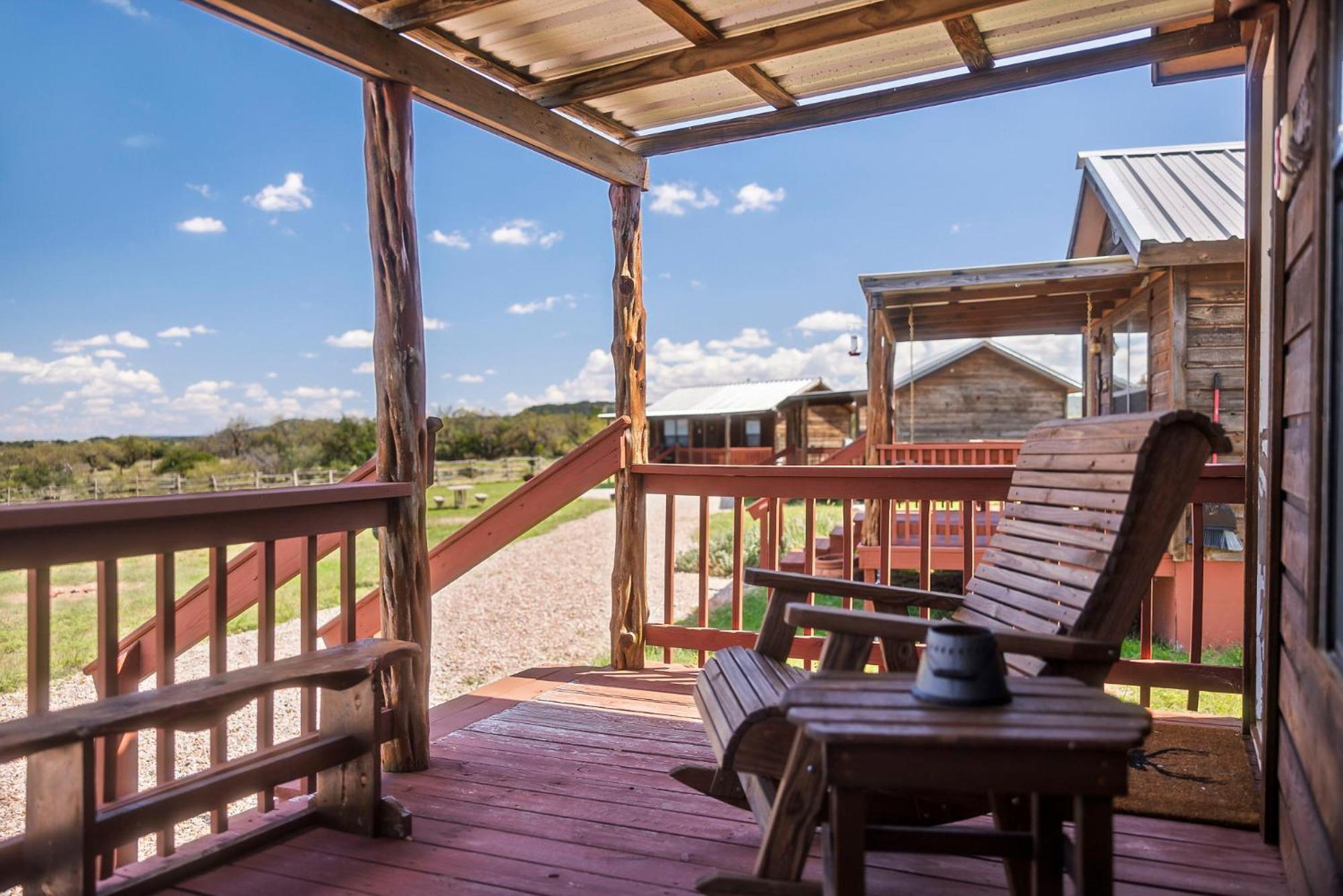 Enchanted Rockview Cabins Crabapple Экстерьер фото
