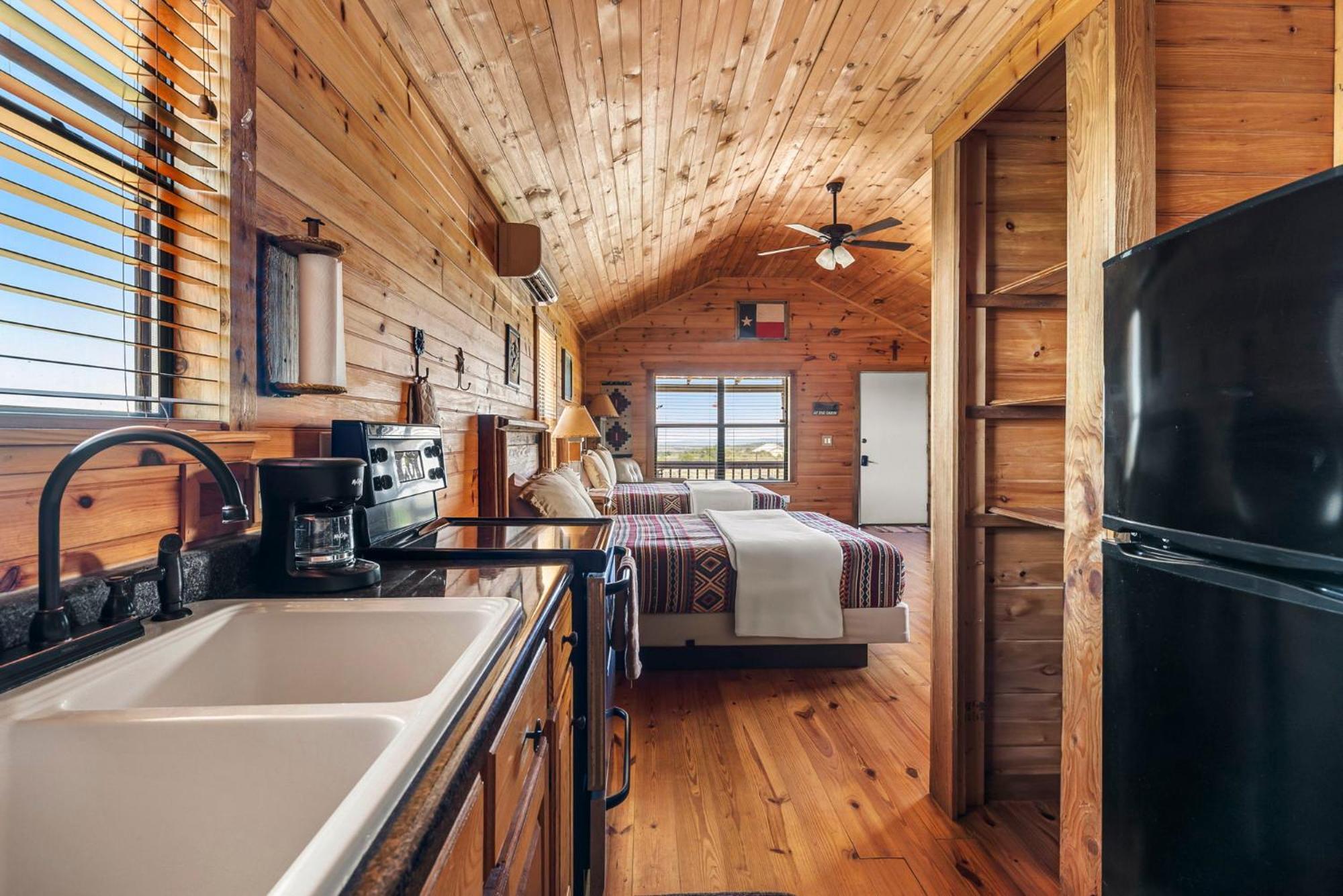 Enchanted Rockview Cabins Crabapple Номер фото