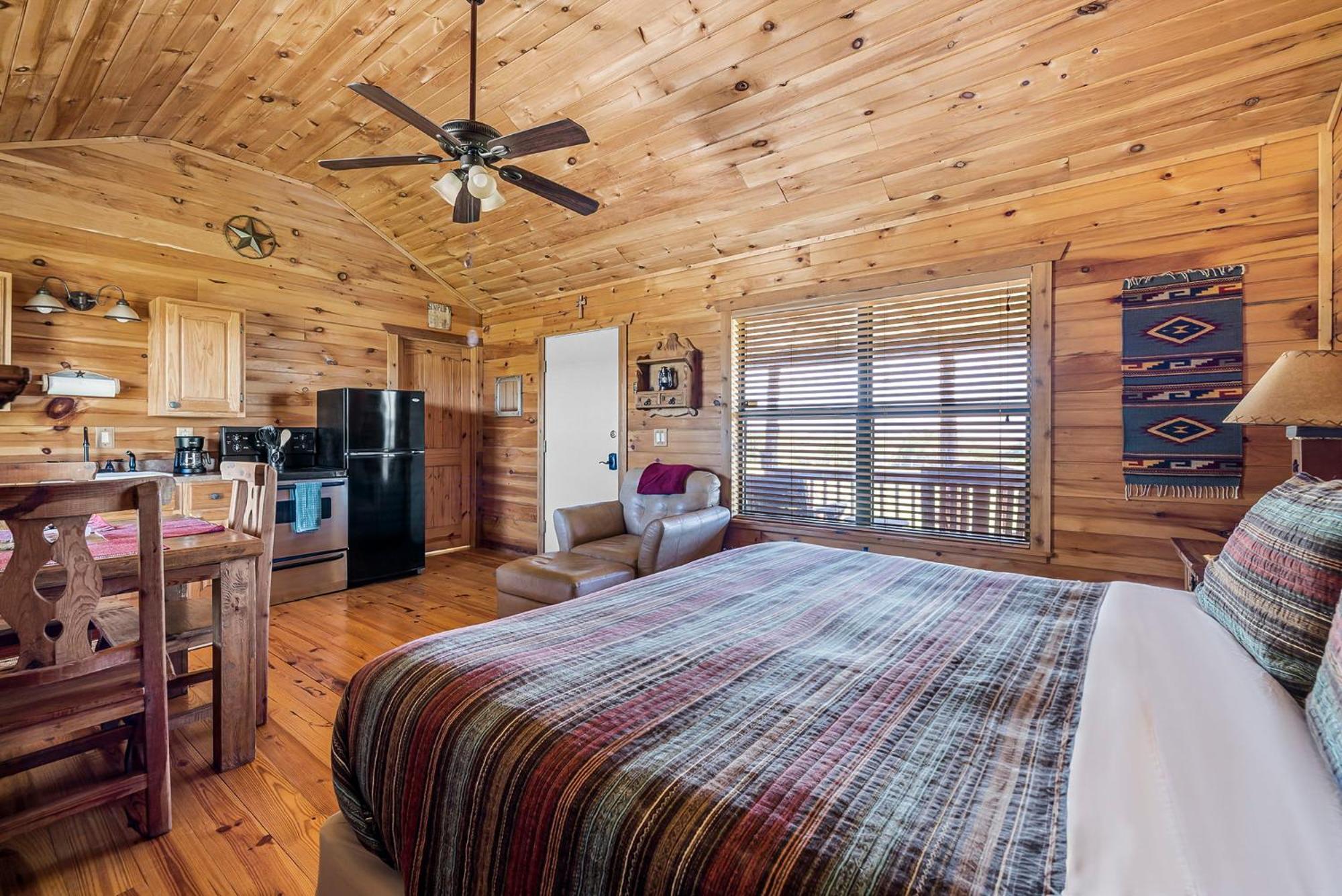 Enchanted Rockview Cabins Crabapple Номер фото